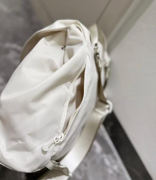 lulu原单钱袋收口超轻防水双肩包 商品图11