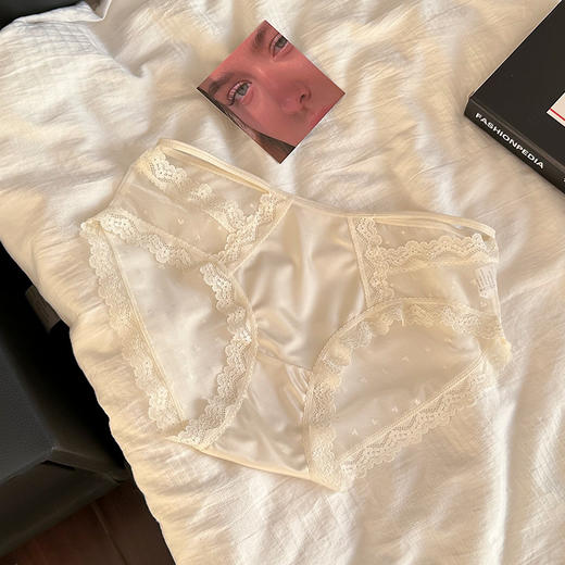 月光缪斯~【治愈系纯欲镂空蕾丝内裤】性感舒适纯棉裆中腰三角裤  商品图10