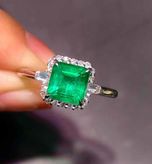 1.35ct刻面祖母绿戒指 商品图0