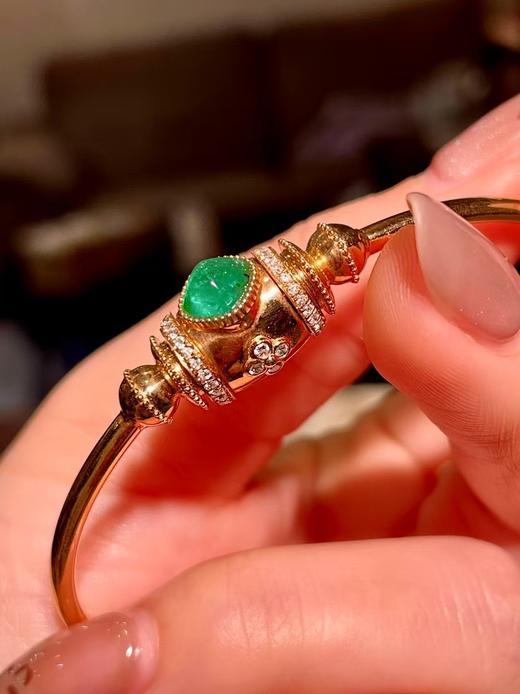 1.08ct糖塔祖母绿手镯 商品图2