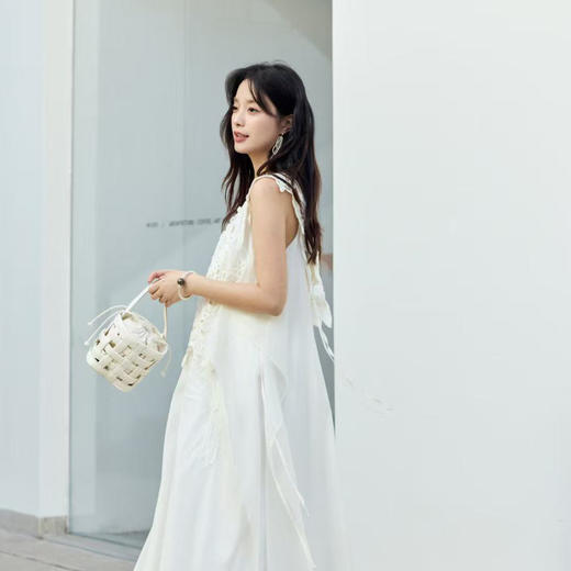 【林栖设计小店】镂空披肩多色时尚优雅百搭气质2025春季新品设计感配饰女2952004 商品图1