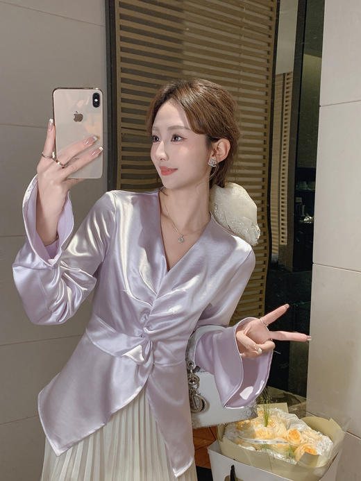 张心子【流光丝滑】春款V领褶皱醋酸气质显瘦上衣 U2502050 商品图8