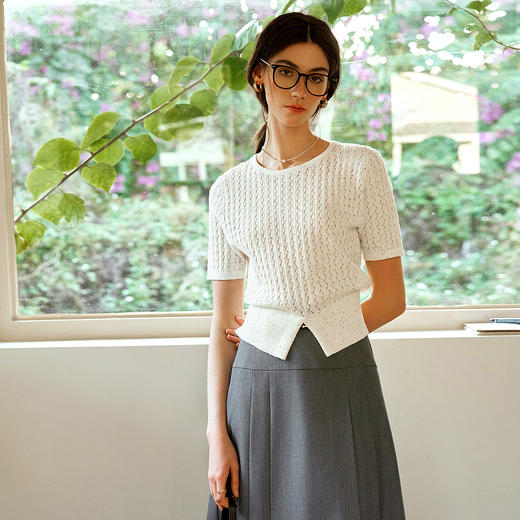 OLrain欧芮儿彩点开叉针织衫女春季2025年新款修身设计感镂空上衣 商品图1