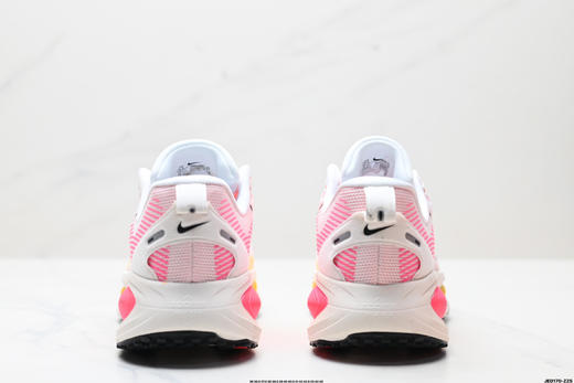 耐克NIKE VOMERO 18舒适减震防滑低帮休闲运动跑步鞋HM6803-101男女鞋 商品图5