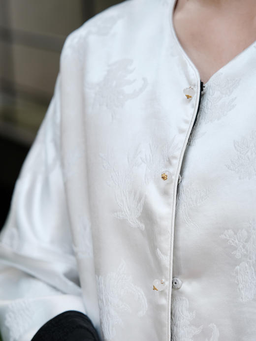 盛唐牡丹| 珍珠白梅兰竹菊冠乐绉外套 商品图6