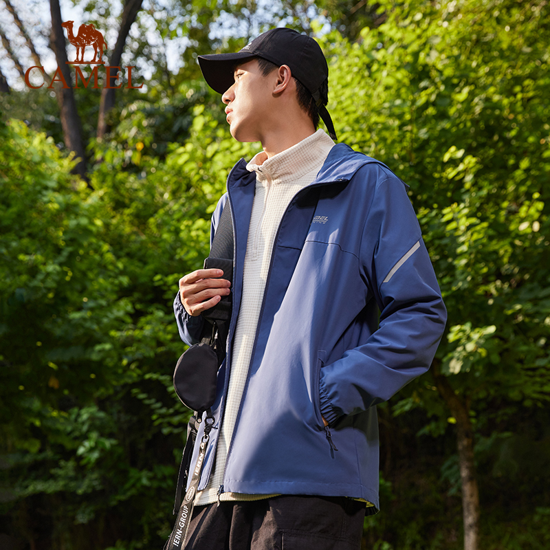 骆驼运动风衣外套秋冬季新款梭织连帽防风防水舒适保暖顺滑亲肤男  C13CAY6021_J34CABH632