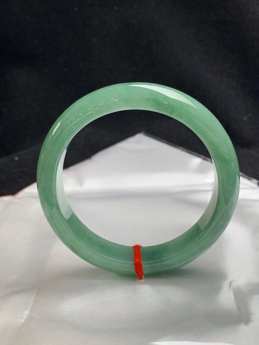 612336，57圈口，糯化油绿底正圈平安镯，满全底色，底子细腻 商品图4