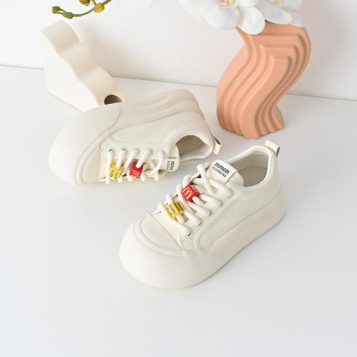 经典鲨2025年春季新款纯色厚底系带休闲平底小白鞋面包鞋女KW142-517031 商品图1