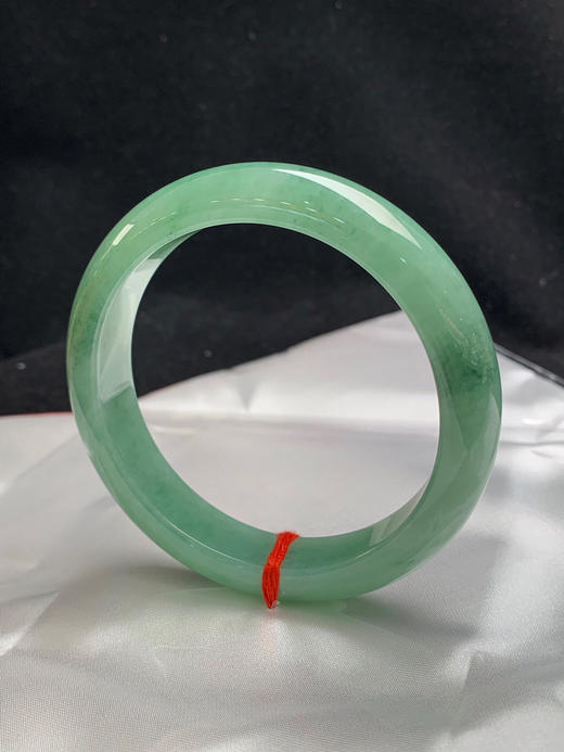 612336，57圈口，糯化油绿底正圈平安镯，满全底色，底子细腻 商品图3