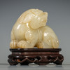 清 玉雕瑞兽摆件（红木座） 商品缩略图3