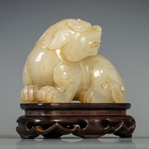 清 玉雕瑞兽摆件（红木座） 商品图3