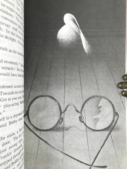 阿加莎·克里斯蒂《悬崖上的谋杀/ABC谋杀案》 约7幅插图 复古仿皮精装32开 商品图8