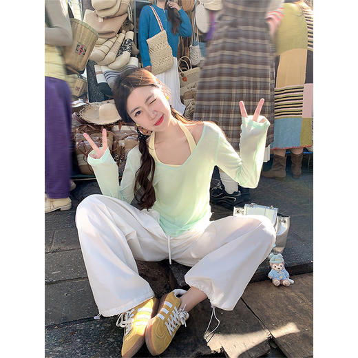 <曾小咸推荐>韩系小清新绿色防晒罩衫挂脖背心两件套【预售3-15天发货】 商品图0