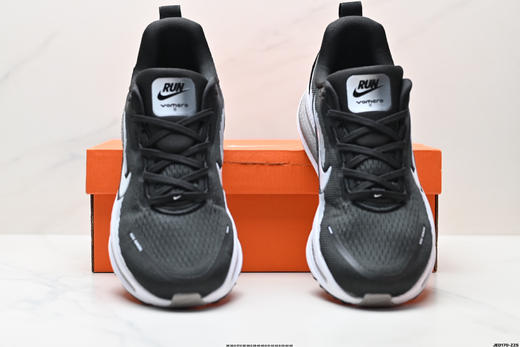 耐克NIKE VOMERO 18舒适减震防滑低帮休闲运动跑步鞋HM6803-101男女鞋 商品图6