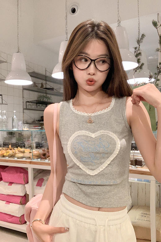 <曾小咸推荐>爱心字母背心 日常89.99/件 立减50 秒杀39.99/件！！ 商品图5