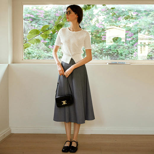 OLrain欧芮儿彩点开叉针织衫女春季2025年新款修身设计感镂空上衣 商品图3