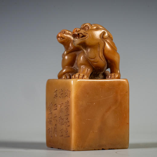 近代 韩登安款寿山石瑞兽钮诗文印章 商品图1