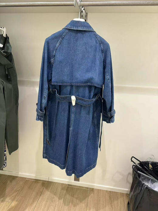 国内现货 ！MaxMara 超酷双面牛仔风衣it36码，折扣3299元，必须入手的一个爆款单品。 商品图2