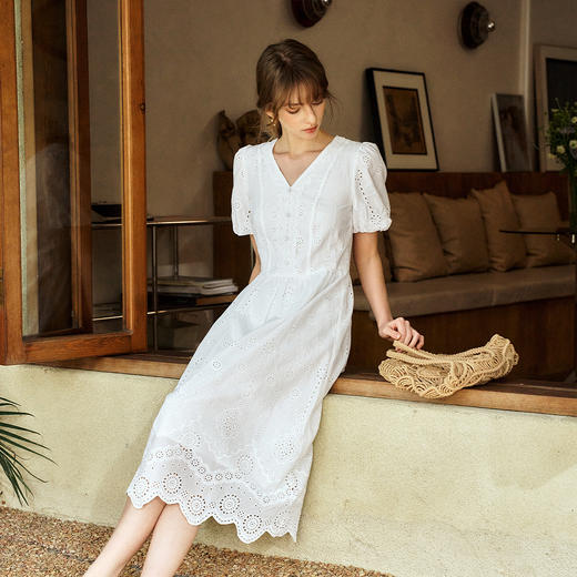 Olrain欧芮儿2025夏季法式棉蕾丝短袖V领复古灯笼袖设计连衣裙 商品图4