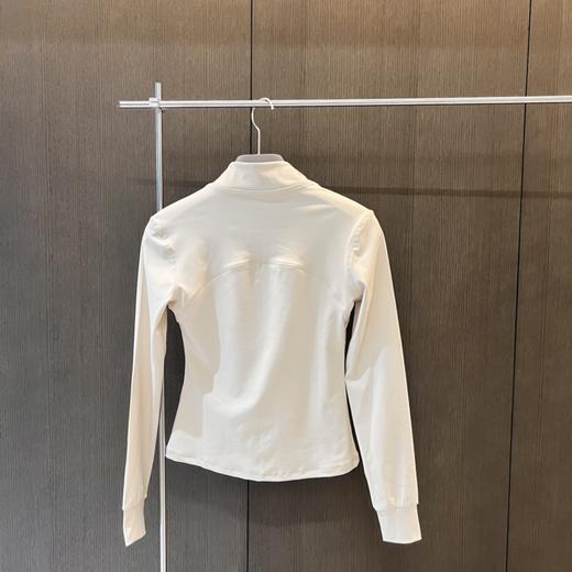 点此购买 迪桑特女士运动跑步防晒UPF凉感透气瑜伽外套 tb 310719 商品图4