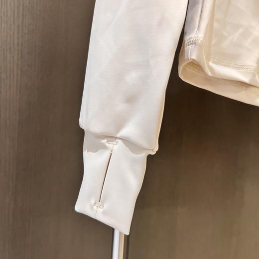 点此购买 迪桑特女士运动跑步防晒UPF凉感透气瑜伽外套 tb 310719 商品图13