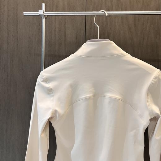 点此购买 迪桑特女士运动跑步防晒UPF凉感透气瑜伽外套 tb 310719 商品图9