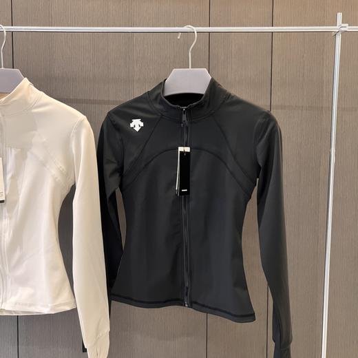 点此购买 迪桑特女士运动跑步防晒UPF凉感透气瑜伽外套 tb 310719 商品图6