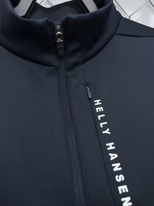 正品HH春夏款聚酯纤维立领外套，两侧口袋内兜 超大口袋空间，不变形 随时保持风度，全身四处拉链设计logo，面料亲肤 现货发
尺码：M L XL XXL 商品图2