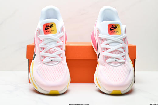 耐克NIKE VOMERO 18舒适减震防滑低帮休闲运动跑步鞋HM6803-101男女鞋 商品图6