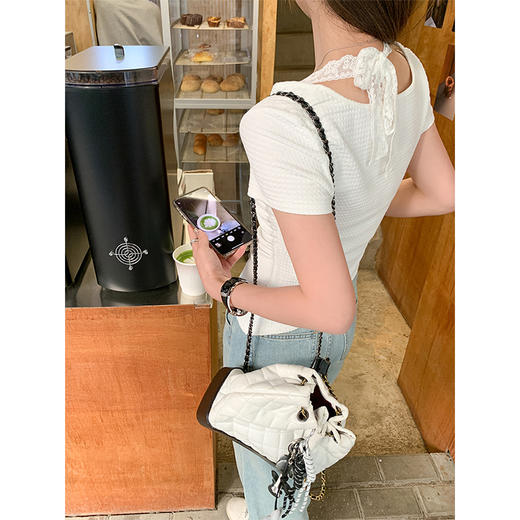 【110元任选2件】最后一波现货！不规则下摆蕾丝挂脖T 商品图3