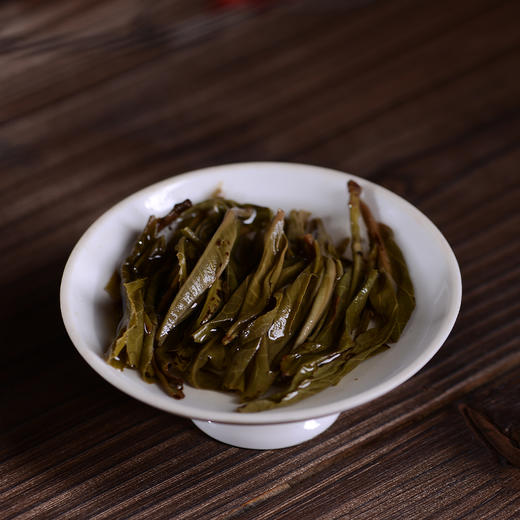 【预售8折，买7送1】2026《弯弓》古树春茶 200克/饼 生茶 商品图3