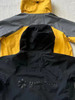正品日单Snow Peak 雪峰 x TONEDTROUT 联名款海外限定 户外钓鱼连帽冲锋衣夹克，男女同款

颜色：黄色 黑色
尺码：s m l xl
原价57200日元 商品缩略图5