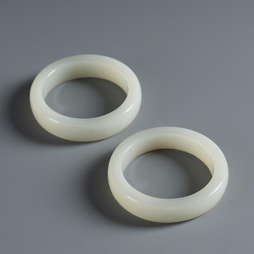 和田玉籽料手镯（一对） 商品图1