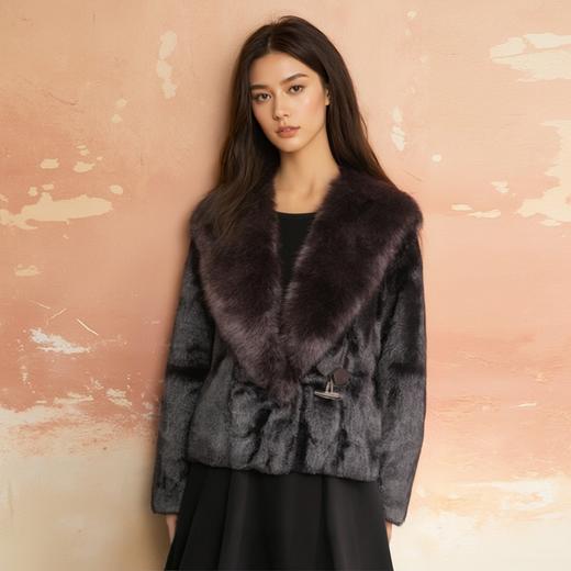 水貂绒皮草外套；短款大翻领 商品图0