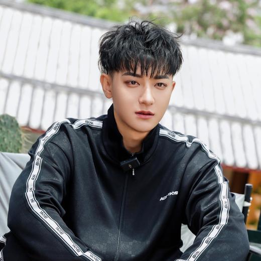 【黄子韬同款】YKYB春秋季套装男女时尚暗纹印花上衣+宽松阔腿裤两件套情侣款 商品图0