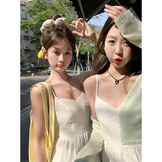 <曾小咸推荐>韩系甜美风白色V领长短款吊带连衣裙 商品图1