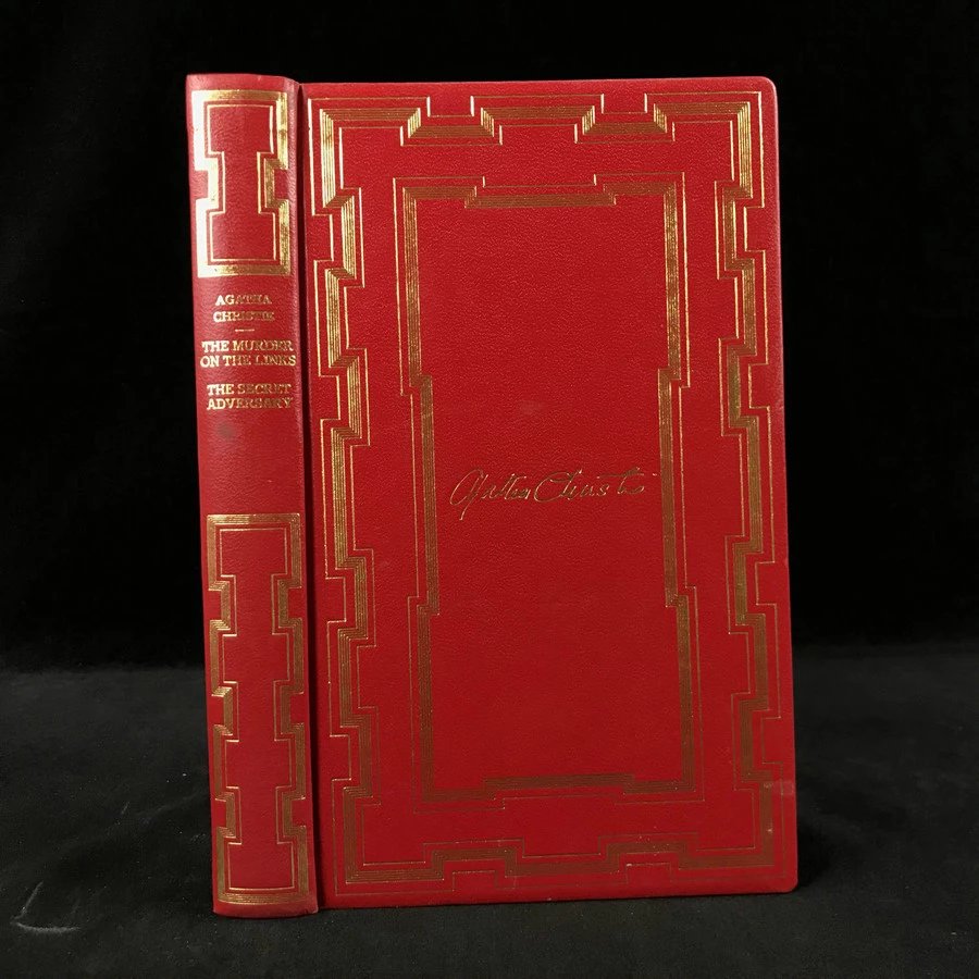 阿加莎·克里斯蒂《高尔夫球场命案/暗藏杀机》 约7幅插图 复古仿皮精装32开