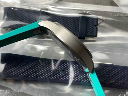 NOOB official➕IWC万国 IW328210 
别名：IWC-梅赛德斯- AMG马石油F1车队特别款
表壳：五级钛材料『正品一致』
尺寸：40* 10.68 mm
表镜：天然蓝宝石水晶玻璃 商品图13