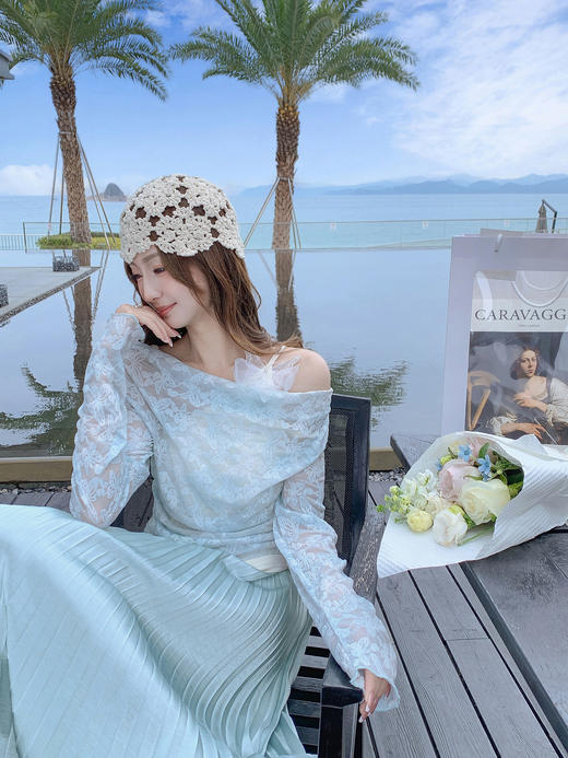 张心子【天菜美女】春夏防晒纯欲风拼接挂脖小衫上衣 U2502031 商品图5