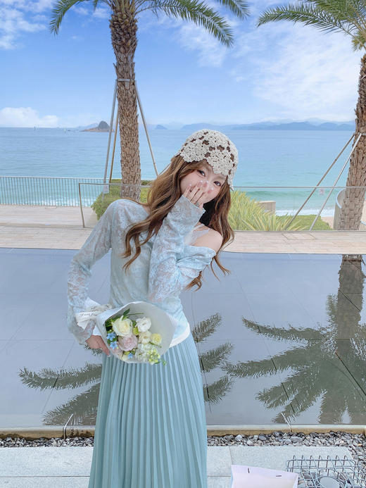 张心子【天菜美女】春夏防晒纯欲风拼接挂脖小衫上衣 U2502031 商品图6