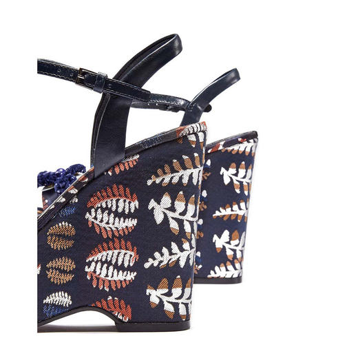 888736988928 汤丽柏琦Tory Burch 女士花卉拼贴鱼嘴坡跟凉鞋 商品图3