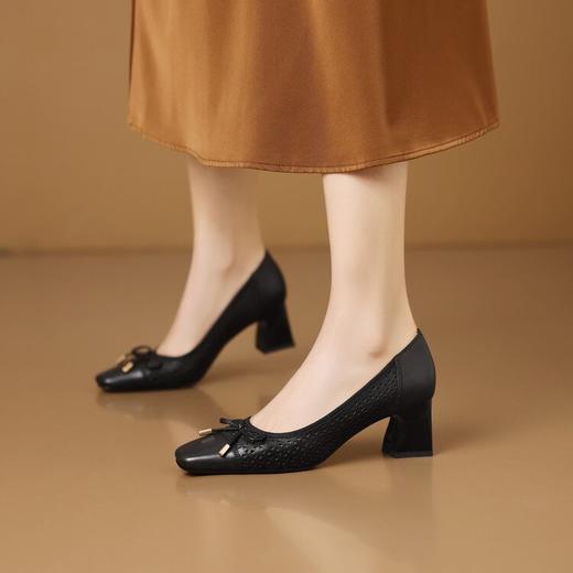 【预售5天】方头粗跟浅口女鞋，镂空洞洞鞋真皮中跟单鞋HY&H3618 商品图4