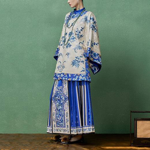 【林栖设计小店】（现货）桑蚕丝混纺氅衣复古绣花新中式国风2025春夏新品上衣女1952127 商品图1