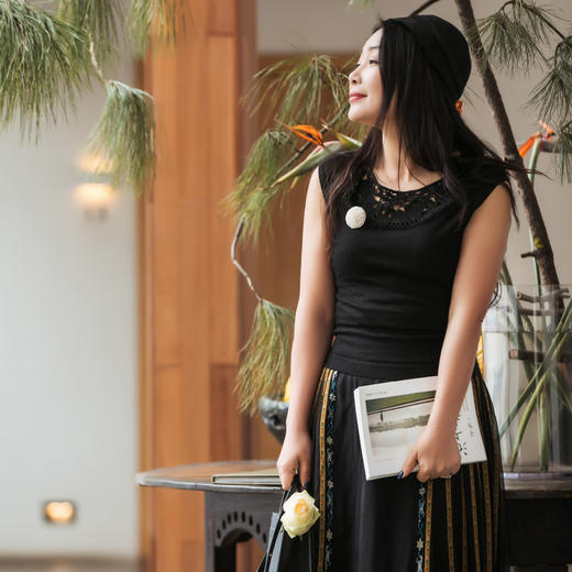 【林栖设计小店】绵羊毛针织上衣多色镂空手工钩花背心复古2025春夏新品上衣女1952132 商品图0