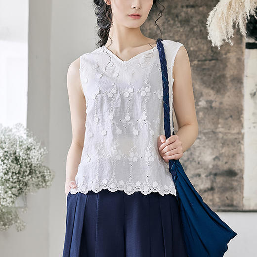 【林栖设计小店】棉混纺衬衣优雅绣花复古气质显瘦2025春夏新品无袖上衣女1952166 商品图0