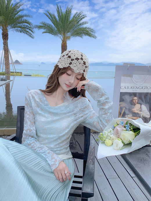 张心子【天菜美女】春夏防晒纯欲风拼接挂脖小衫上衣 U2502031 商品图4