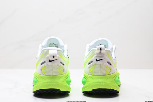 耐克NIKE VOMERO 18舒适减震防滑低帮休闲运动跑步鞋HM6803-101男女鞋 商品图5