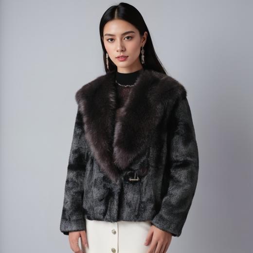 水貂绒皮草外套；短款大翻领 商品图1