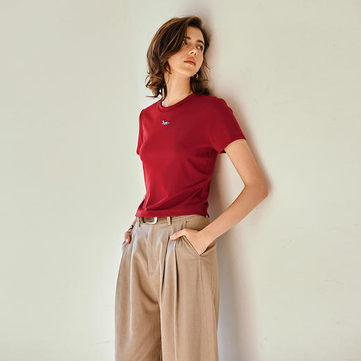 OLrain欧芮儿2025夏季新款红色复古小狗绣花短款正肩短袖T恤女 商品图2