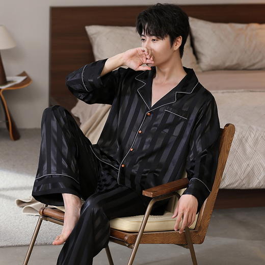 春夏鹿好男士冰丝家居服 丝滑凉感睡衣套装 商品图1